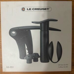 Le Creuset Black Wine Pump Set
